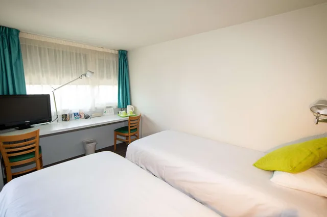 Next Generation, Family, Double and Twin Beds، CAMPANILE NARBONNE 1/4