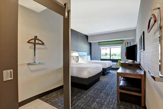 غرفة بسرير كينج وسريرين كوين، Hampton Inn St Catharines Niagara On 9/10