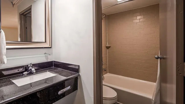 غرفة بسريرين مزدوجين، Best Western Webster Hotel, Nasa 5/6
