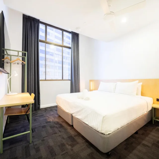 غرفة بسرير كينج، YHA Sydney Central 1/4