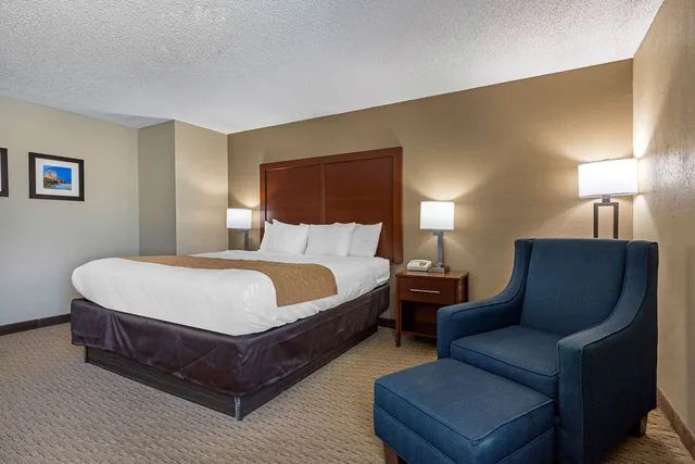 غرفة بسرير كينج، Comfort Inn N Myrtle Beach Barefoot Landing 1/5