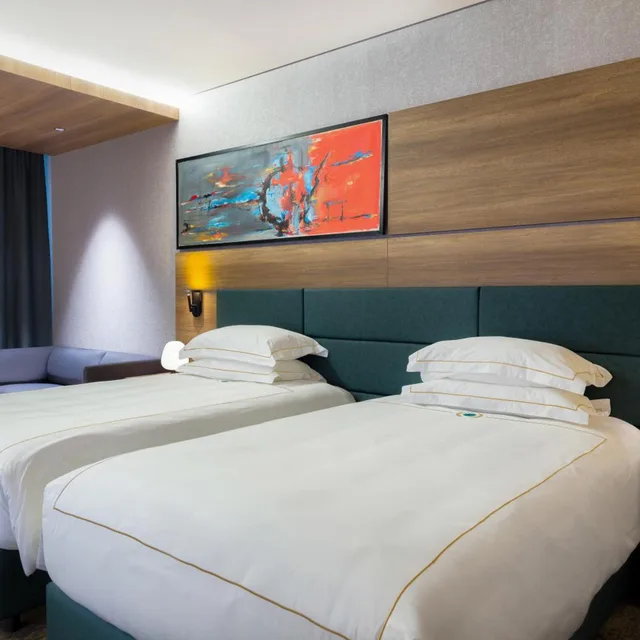 غرفة كبيرة بسريرين منفصلين، Emerald Hotel 5/6