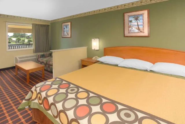 غرفة بسرير مزدوج، Super 8 By Wyndham Shreveport 2/6