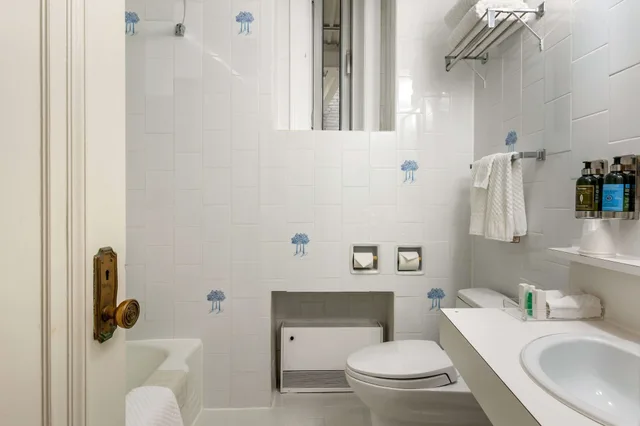 غرفة قياسية بسريرين كوين، The Fort Garry Hotel Spa and Conference Centre Ascend Hotel Collection 3/5