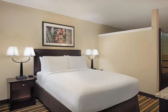 Standard, Multiple Beds، Holiday Inn & Suites Orlando SW - Celebration Area 3/3