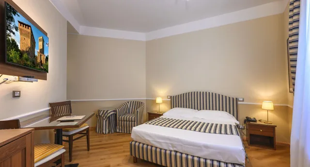 غرفة مفردة بسرير مزدوج، Albergo Reggio 2/10
