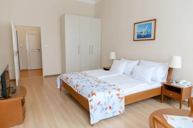 شقة عائلية بسرير مزدوج وسريرين منفصلين بغرفتي نوم بمطبخ، Orion Hotel Prague 1/9
