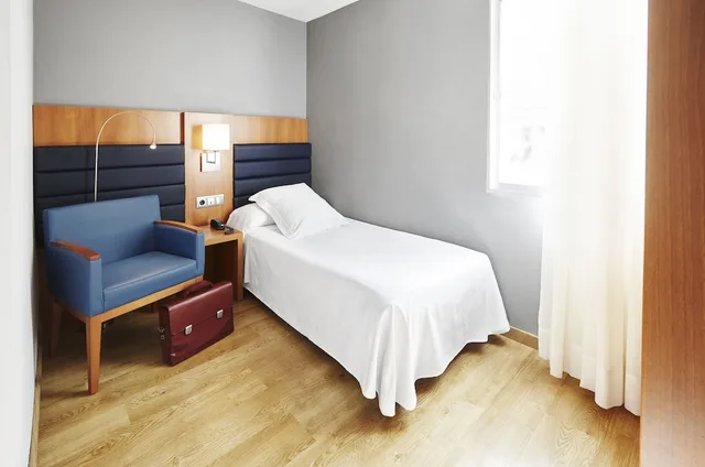 Single Room, Barcelona Century Hotel 3/5