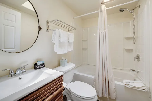 Deluxe, Suite, King Bed, Valley View, Kitchenette، West Sonoma Inn and Spa 8/10