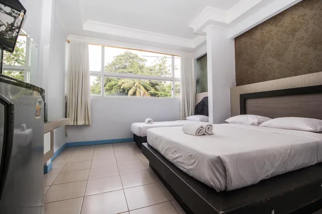 Deluxe, 3 Beds, Allisa Resort Hotel 2/2