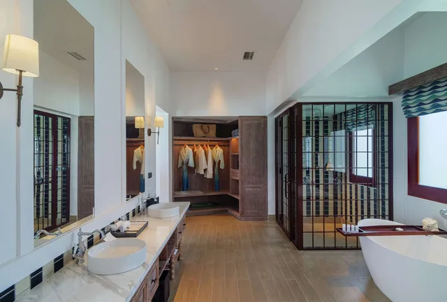 2 Bedrooms, Overwater, Villa, with Pool، SAii Lagoon Maldives, Curio Collection by Hilton 1/1