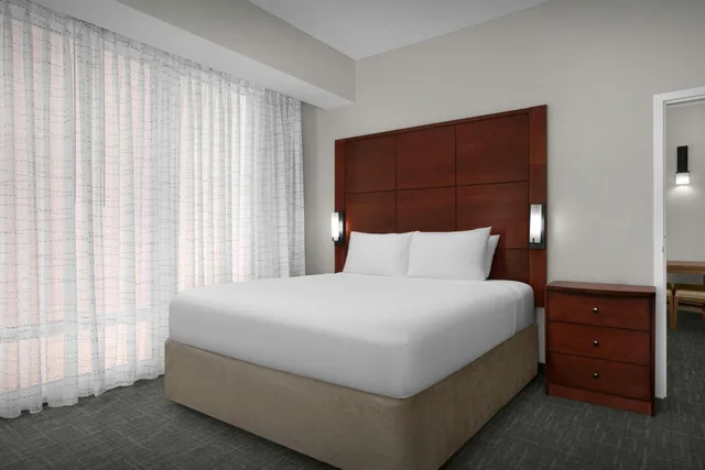 جناح بسريرين كينج بغرفتي نوم مع أريكة، RESIDENCE INN BY MARRIOTT PORTLAND DOWNTOWN WATERFRONT 1/7
