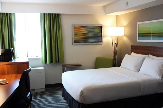 Standard, Multiple Beds، Birchwood Inn, BW Premier Collection 2/4