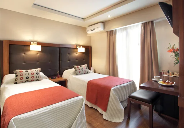 غرفة قياسية بسريرين منفصلين، Waldorf Hotel Buenos Aires 2/3