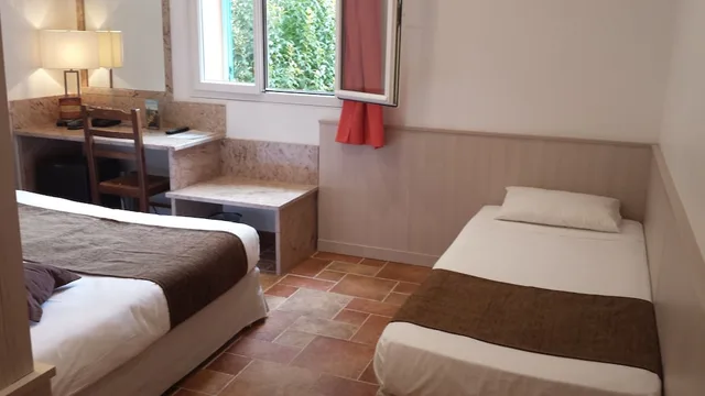 Room, Triple, 1 King and 1 Single Beds, Les Jardins De La Glaciere 1/7