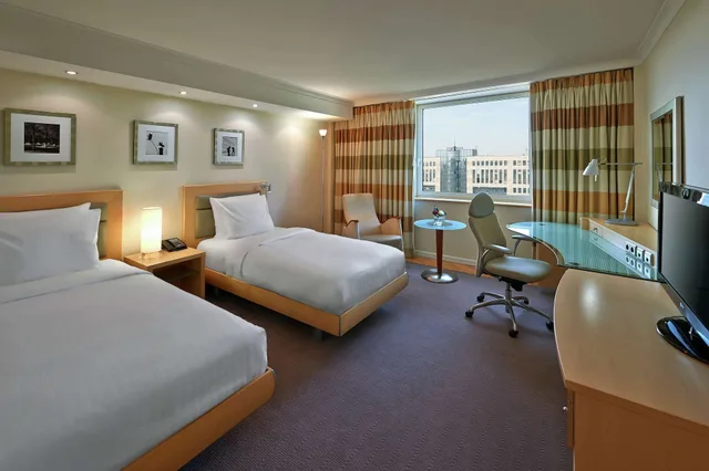غرفة قياسية بسريرين منفصلين، Hilton Duesseldorf 6/10