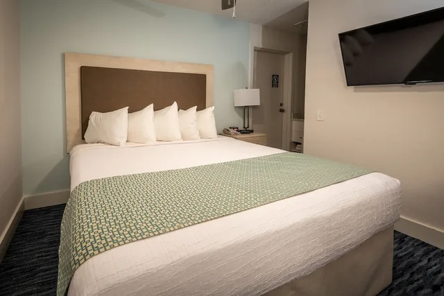 Loft, King Bed, Sofa, Park Lane Hotel and Suites 1/2