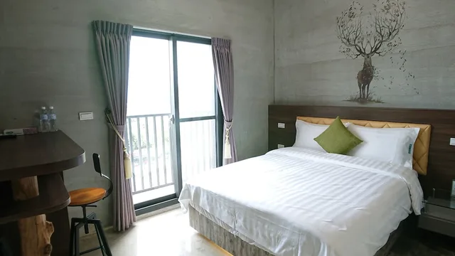 غرفة سوبيريور بسرير مزدوج بحوض استحمام، Tree House 2/4