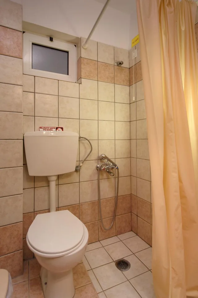 غرفة ثلاثية، Melissa Hotel 9/10