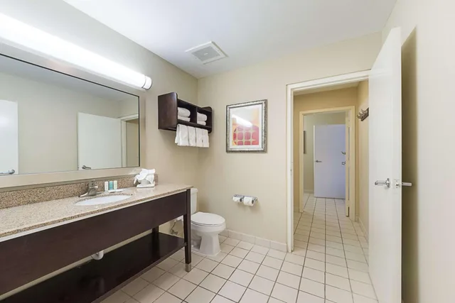 جناح عائلي، Comfort Suites Beachside 3/4