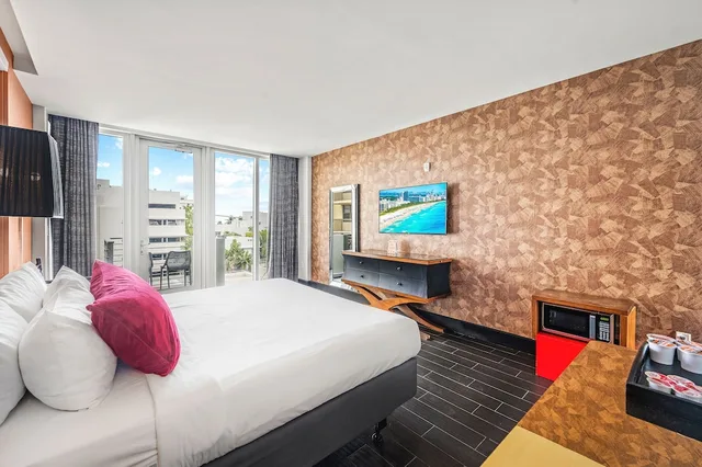 جناح بسرير كينج بحوض استحمام، Fairwind Hotel Miami Beach 5/10