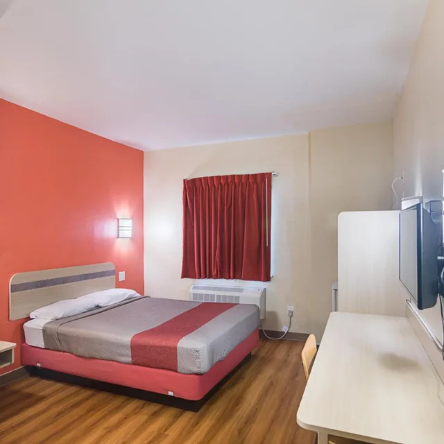 1 Queen Bed - Mobility Accessible Tub Nsmk، Motel6 Terrell, TX 4/10