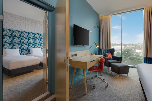 Guest Room, King Bed, Hilton Bournemouth 8/20