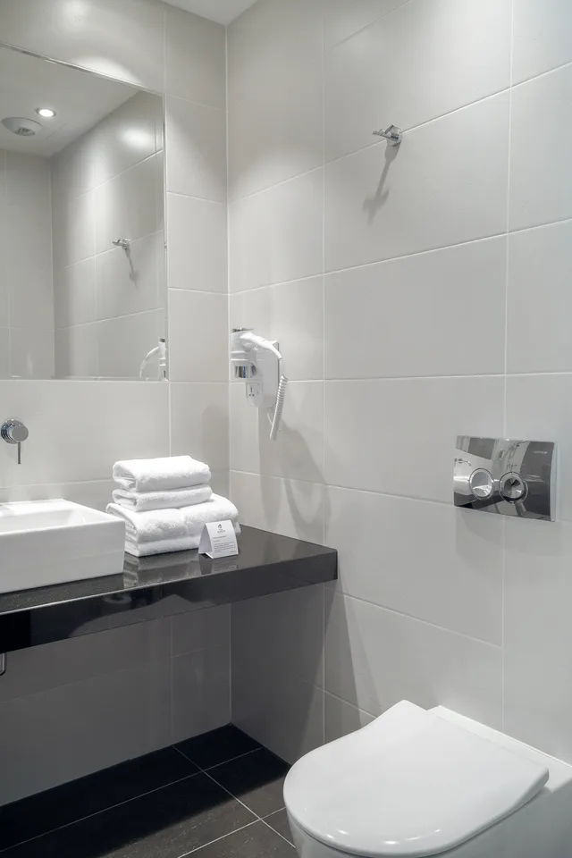 غرفة قياسية بسريرين منفصلين، Almond Business Spa 4/4