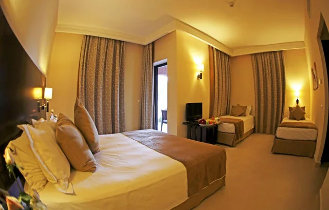 Family, Double Bed, Pool View, Aqualis Targa Club 2/2