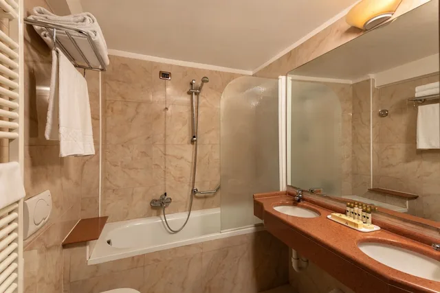 Duplex, Family, 1 Double and 3 Single Beds, Valley View، Fontebella 8/10