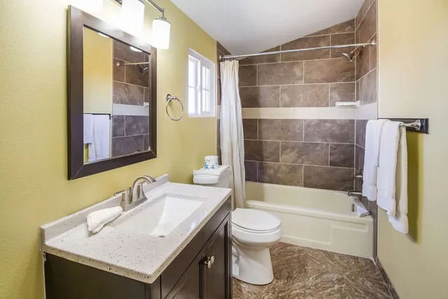 Efficiency, 2 Queen Beds, Smoking، Rodeway Inn Casper 2/6