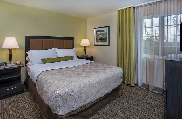 جناح بسرير كوين بغرفة نوم واحدة لذوي الإعاقة، Candlewood Suites Louisville Airport, an IHG Hotel 2/6