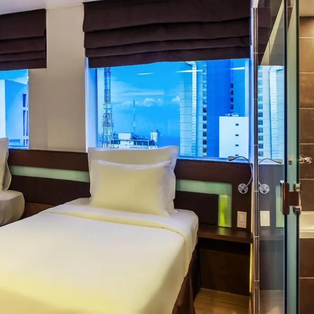 غرفة تنفيذية ثلاثية بإطلالة على المدينة بشرفة، AROMA NHA TRANG BOUTIQUE HOTEL 5/7