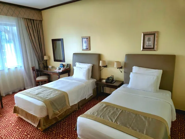 غرفة تنفيذية بسريرين منفصلين بإطلالة على المدينة، Dar es Salaam Serena Hotel 1/4