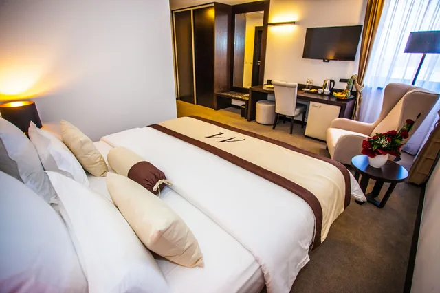 غرفة فاخرة بسرير مزدوج أو سريرين منفصلين بشرفة، Malak Regency Hotel 2/10