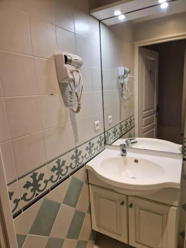 شقة بسرير كوين وسرير فردي، Residence Emeraude 1/2