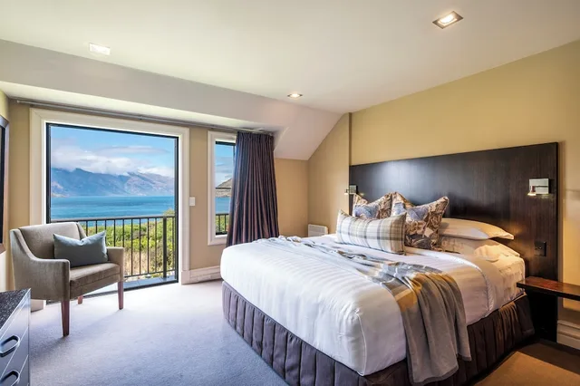 شقة فاخرة بسرير كينج وسريرين منفصلين بإطلالة على البحيرة بغرفتي نوم، Platinum Queenstown Villas 8/10