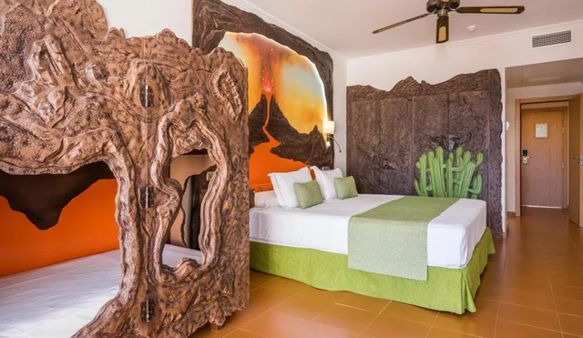 Theme, Double Bed، BLUESEA Costa Bastian 1/5