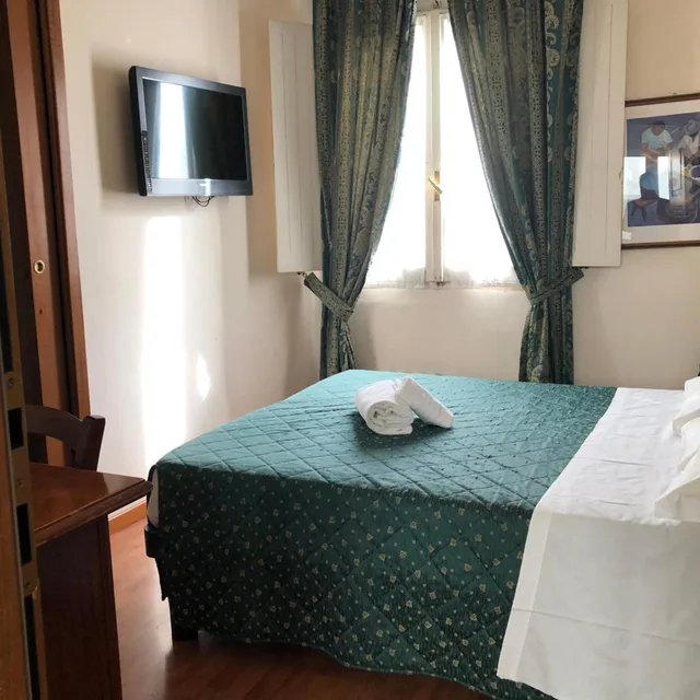 Room, Double Bed, Le Due Fontane 4/8