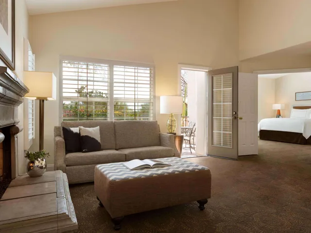Private, 1 Bedroom, Suite, King Bed, Balcony or Patio, Fairmont Scottsdale Princess 3/6
