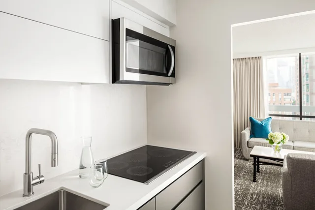 استوديو بمطبخ صغير، Chelsea Hotel Toronto 2/2