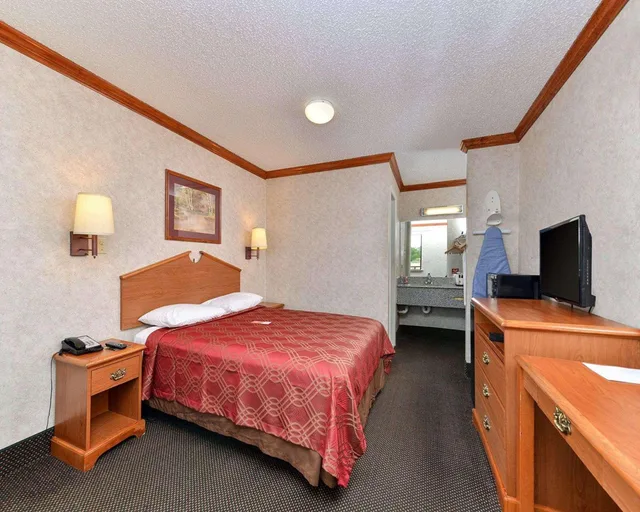 غرفة بسرير كوين، Econo Lodge Killeen, TX 2/2