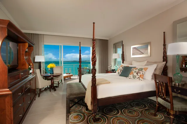 Club, Beach Front، Sandals Royal Bahamian - Adults Only 2/3