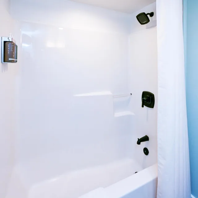 جناح بإطلالة على المسبح بشرفة، Commander Hotel 5/5
