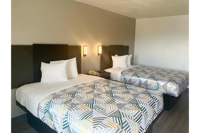 غرفة بسريرين كوين للمدخنين، Studio6 Lake Jackson, TX 1/9