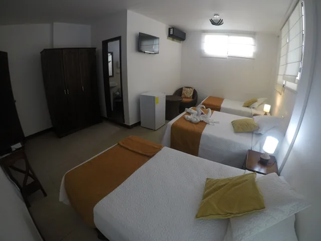 غرفة عائلية ثلاثية بثلاثة أسرّة، Hostal Costa Del Pacifico 1/3