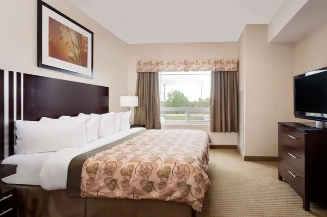 جناح بسرير كينج، Ramada Lac La Biche 7/10
