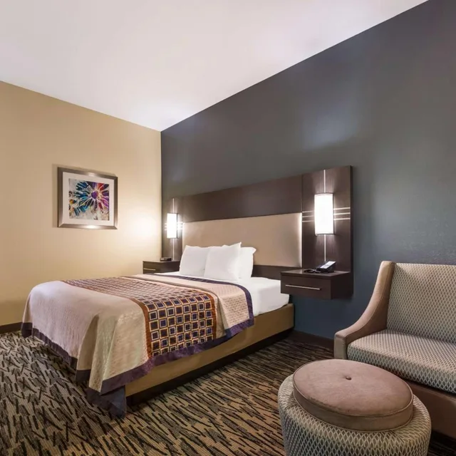 غرفة ديلوكس بسرير كينج، Best Western Bradbury Inn & Suites 7/9