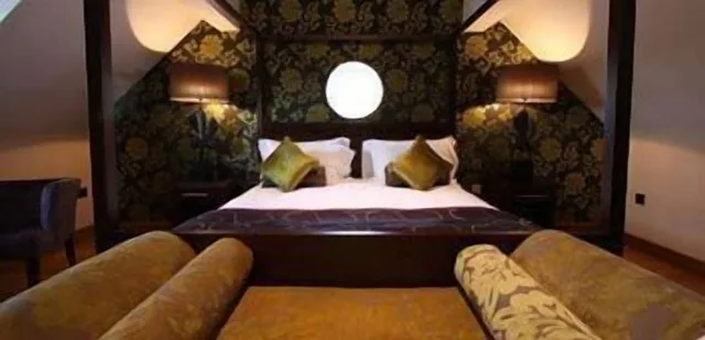 Double Room Executive, The Bear's Paw 2/3