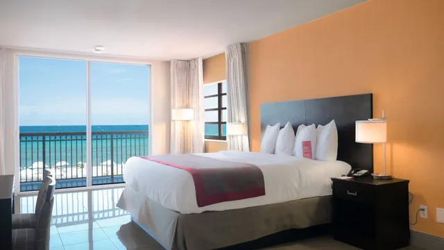 Room, King Bed, Ocean Front، Ramada Plaza by Wyndham Marco Polo Beach Resort 4/5